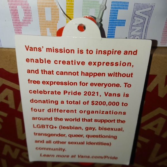 Vans Classic Slip On Pride sz 6.0 Men 7.5 Woman - Picture 10 of 12